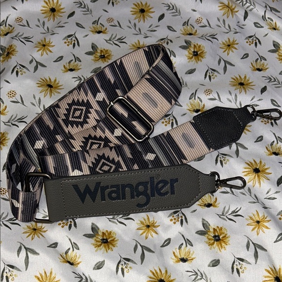 Wrangler Geometric Small Black and Gray Tote - Picture 8 of 9